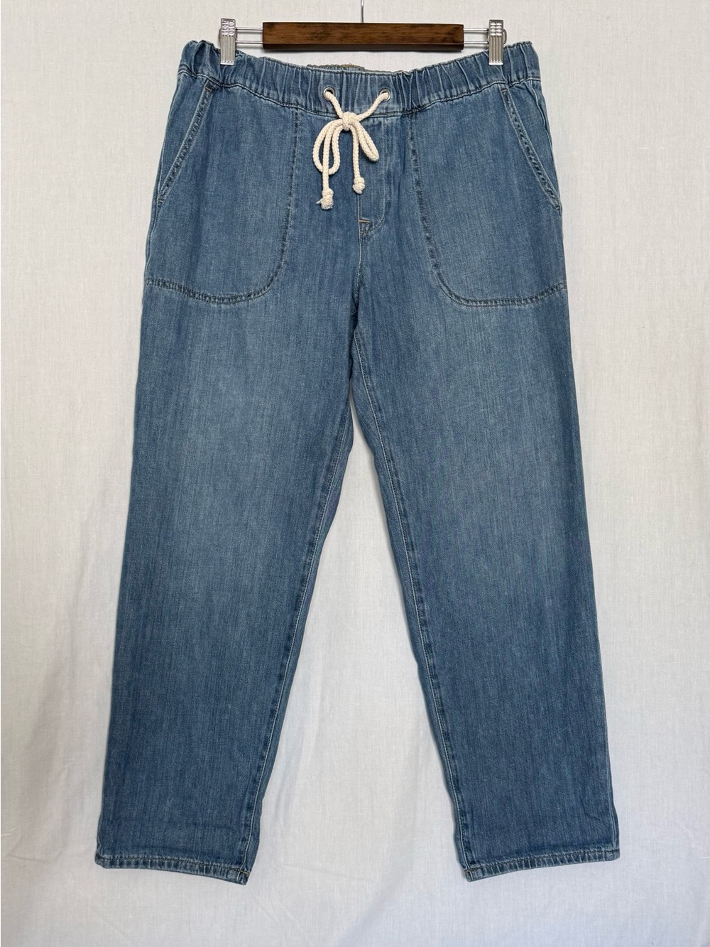 NWT J Crew Relaxed Elastic Drawstring Waist Jeans Size 29 Style Number BX538